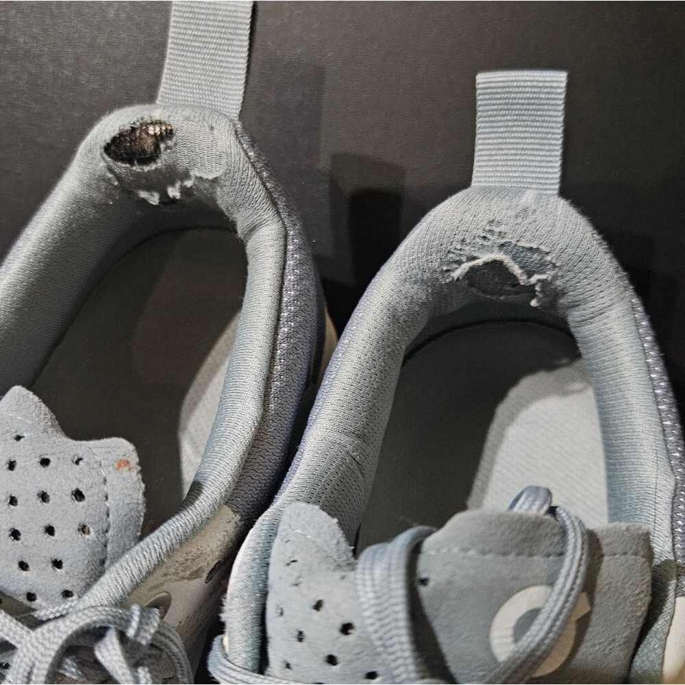 On Running Women’s Sneakers in Light Gray and White - Picture 3 of 10